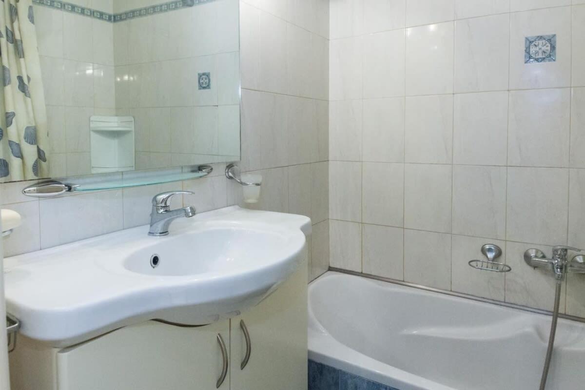 Scenic Balcony Apt In Vibrant Petralona Athens Luaran gambar