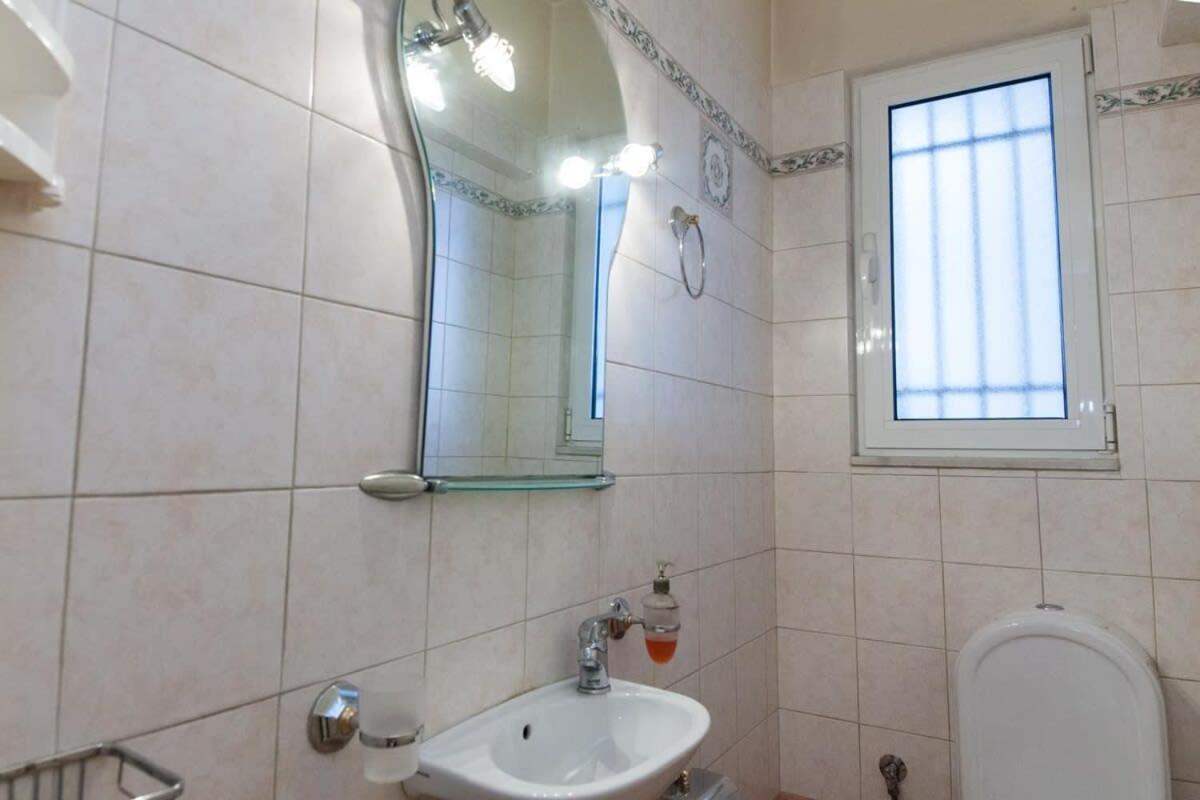 Scenic Balcony Apt In Vibrant Petralona Athens Luaran gambar