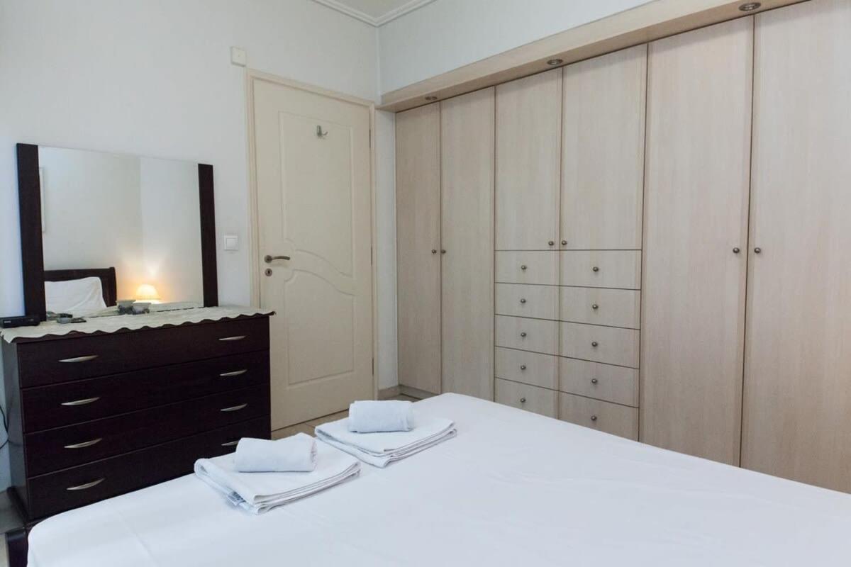 Scenic Balcony Apt In Vibrant Petralona Athens Luaran gambar
